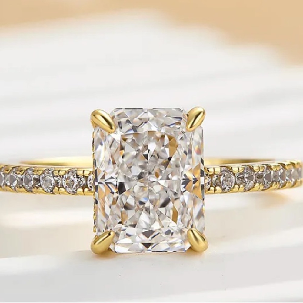 Elegant 2.0Ct Radiant Cut Simulated Diamond Promise Ring - Picture 2 of 6